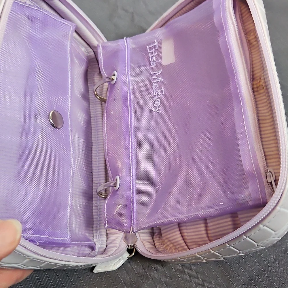 TRISH MCEvoy MAKE-UP CASE IN LAVANDER